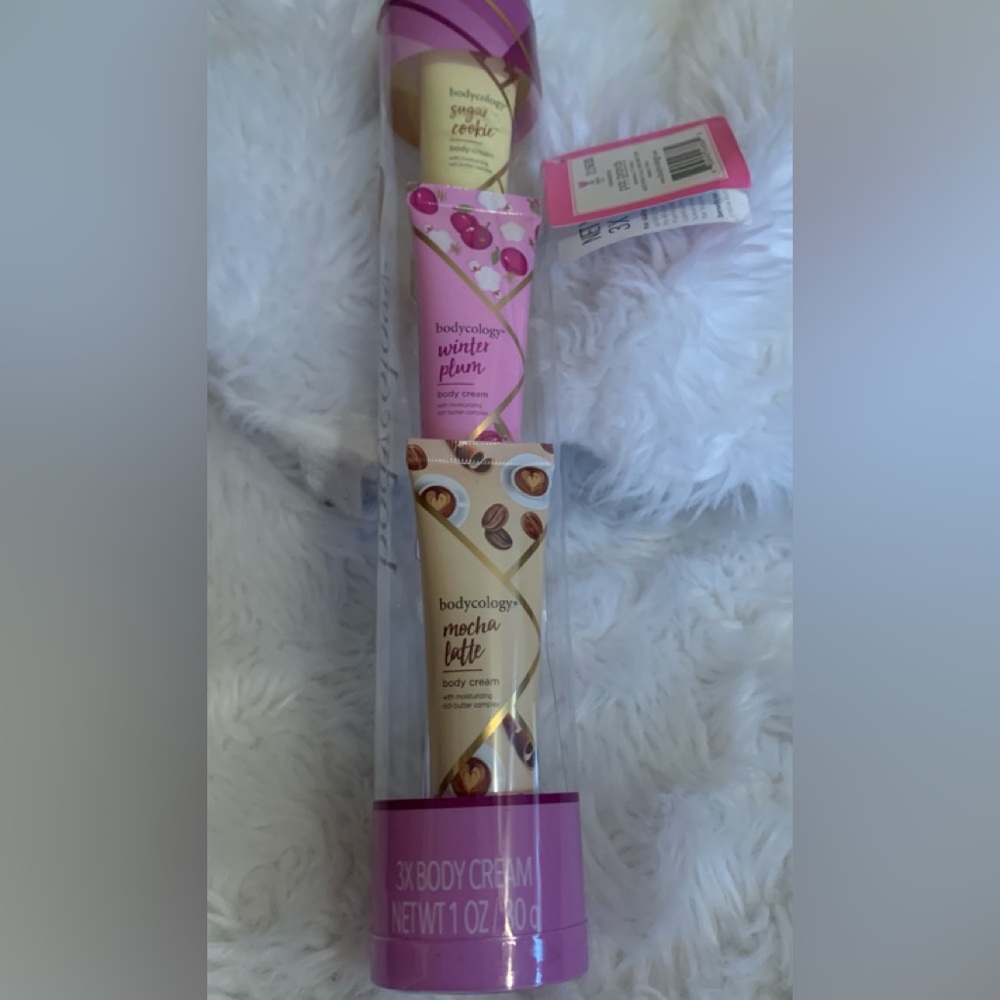 BODYCOLOGY moisturizing three pack of  1oz. body creams gift set  NWT